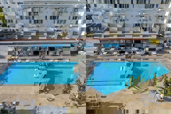 Anemi Hotel & Suites