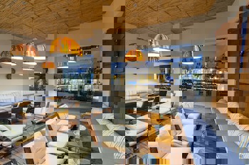 Anemi Hotel & Suites