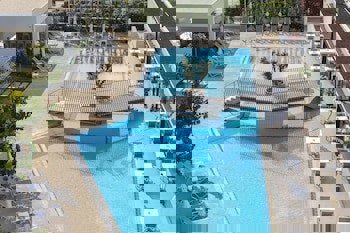 Anemi Hotel & Suites