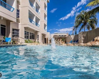 Comfort Inn & Suites Levittown