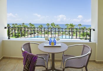 Aquamare Beach Hotel & Spa fotoğrafı