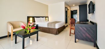 Tanoa Waterfront Hotel