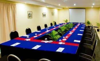 Tanoa Waterfront Hotel