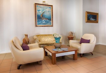 Romance Beach Hotel galeri fotoğrafı