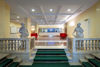 Ambassador Palace Hotel fotoğrafı