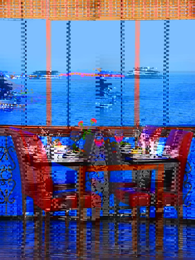 Korumar Deluxe Hotel