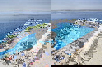 Korumar Deluxe Hotel