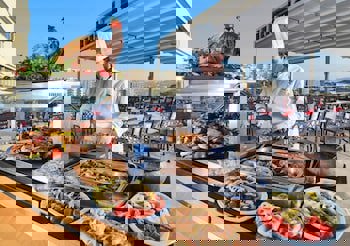 Korumar Deluxe Hotel