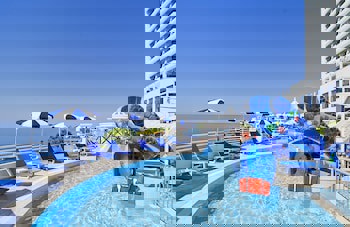 Korumar Deluxe Hotel