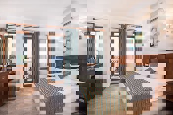 Medusa Hotel( 12 Adult Only)