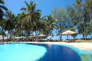 Bluebay Beach Resort And Spa