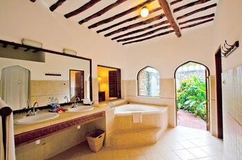 Bluebay Beach Resort And Spa