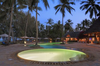 Bluebay Beach Resort And Spa
