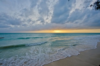 Bluebay Beach Resort And Spa