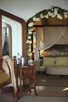 Bluebay Beach Resort And Spa