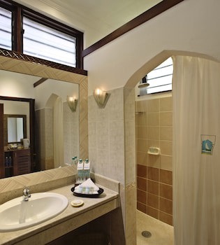Bluebay Beach Resort And Spa