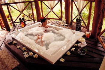 Bluebay Beach Resort And Spa