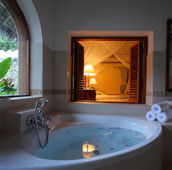 Bluebay Beach Resort And Spa