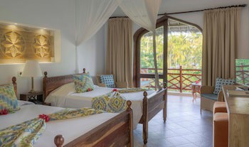 Bluebay Beach Resort And Spa