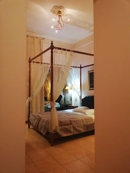 Exis Boutique Hotel