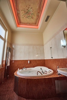 Exis Boutique Hotel