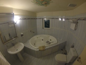 Exis Boutique Hotel