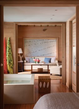 Four Seasons Resort Bora Bora