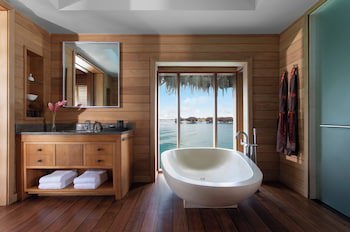 Four Seasons Resort Bora Bora