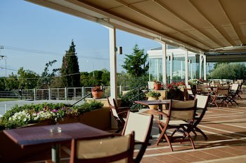 Nefeli Hotel