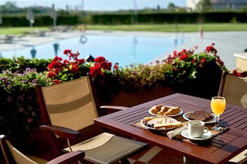 Nefeli Hotel