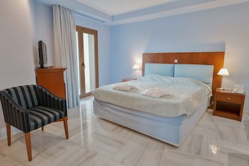 Nefeli Hotel