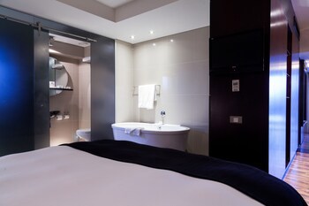 Colosseum Luxury Hotel