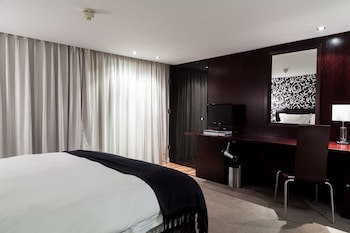 Colosseum Luxury Hotel