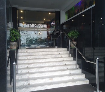 Global Towers Hotel & Apartments
