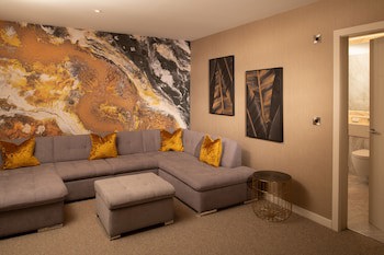 Radstone Hotel