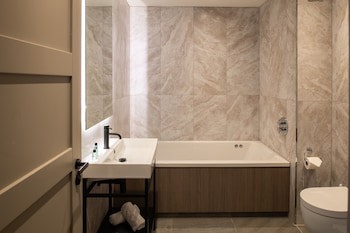 Radstone Hotel