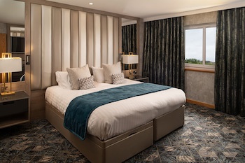 Radstone Hotel