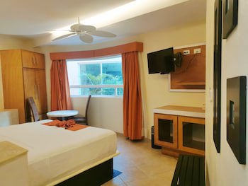 Artisan Family Hotels And Resorts Playa Esmeralda