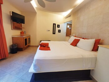 Artisan Family Hotels And Resorts Playa Esmeralda