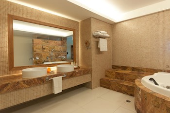 Artisan Family Hotels And Resorts Playa Esmeralda
