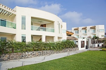 Artisan Family Hotels And Resorts Playa Esmeralda