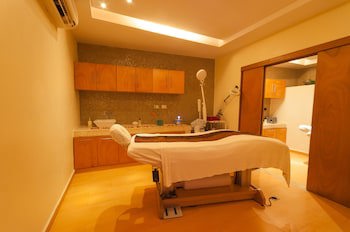 Artisan Family Hotels And Resorts Playa Esmeralda