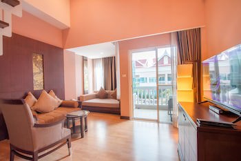 Grand Pacific Sovereign Resort & Spa