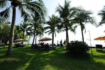 Grand Pacific Sovereign Resort & Spa