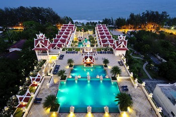 Grand Pacific Sovereign Resort & Spa