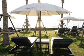 Grand Pacific Sovereign Resort & Spa