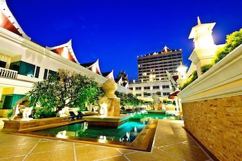 Grand Pacific Sovereign Resort & Spa