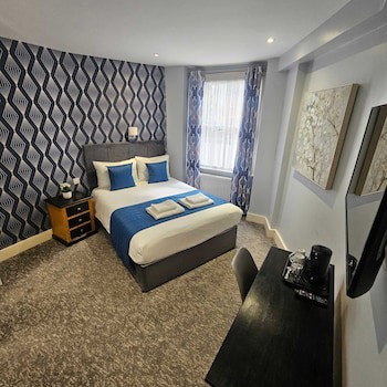George Hotel