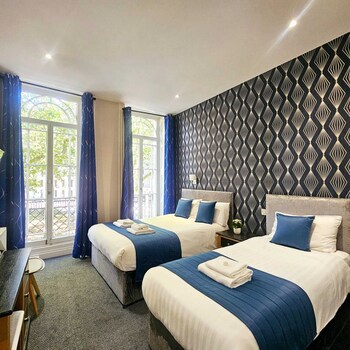 George Hotel