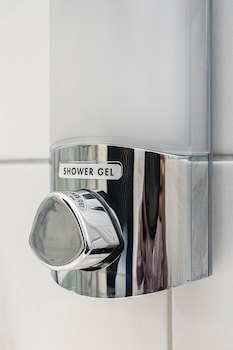 George Hotel